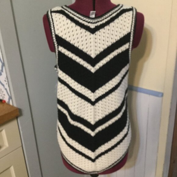 NWT Tribal Jeans crochet/knit sweater vest in black and cream size large - Picture 5 of 7